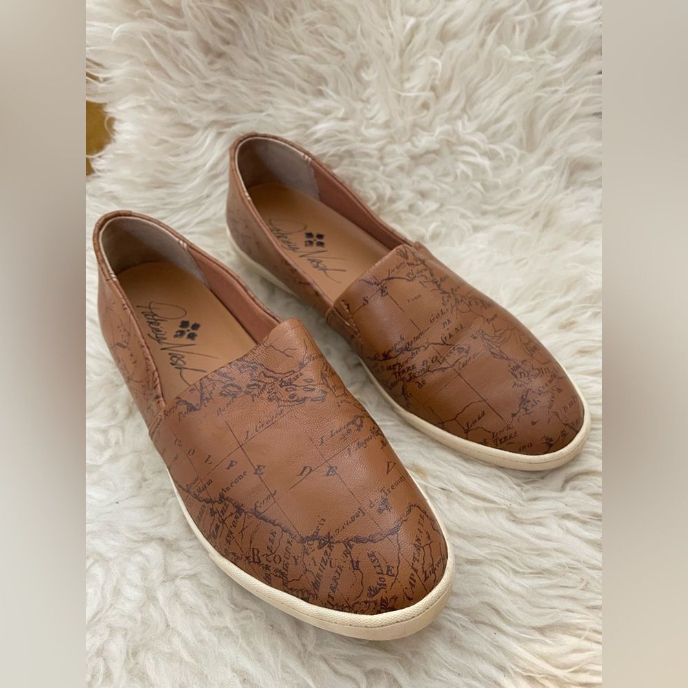 Patricia Nash Lola slip on leather loafers map print 8